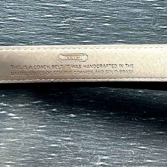 NEXT TO NEW COACH LEATHER BELT WITH SOLID BRASS BUCKLE. SIZE 2XL OR 44’ BEIGE - Picture 5 of 11